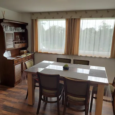 Damszarvas Vendeghaz Apartment *